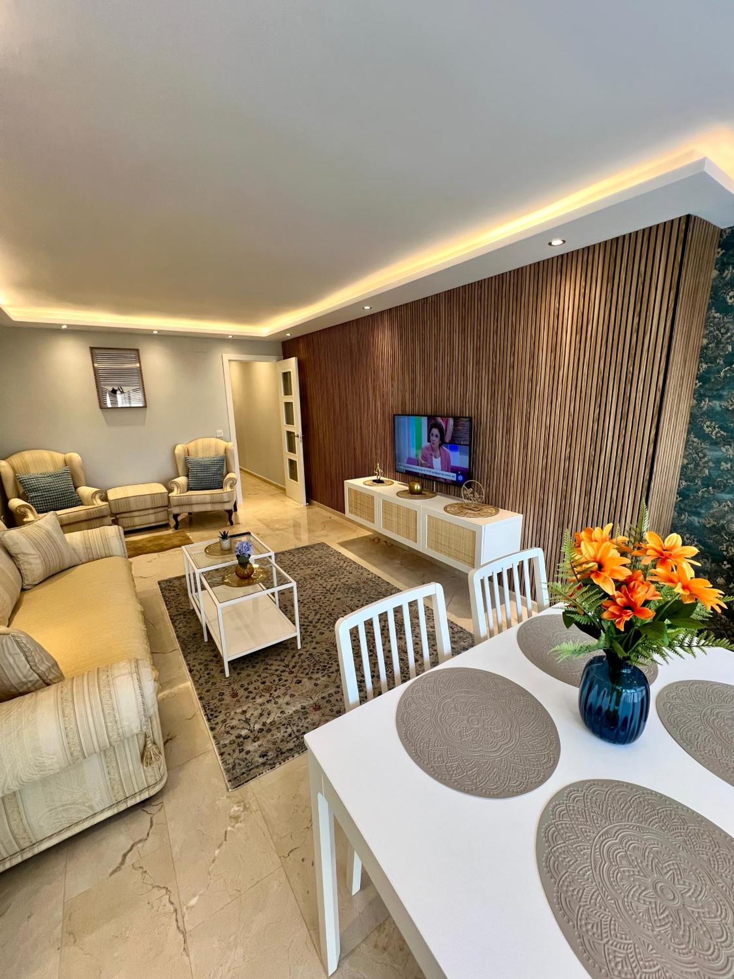 Apartamentos Prestige Suites Malaga IV Buitenkant foto