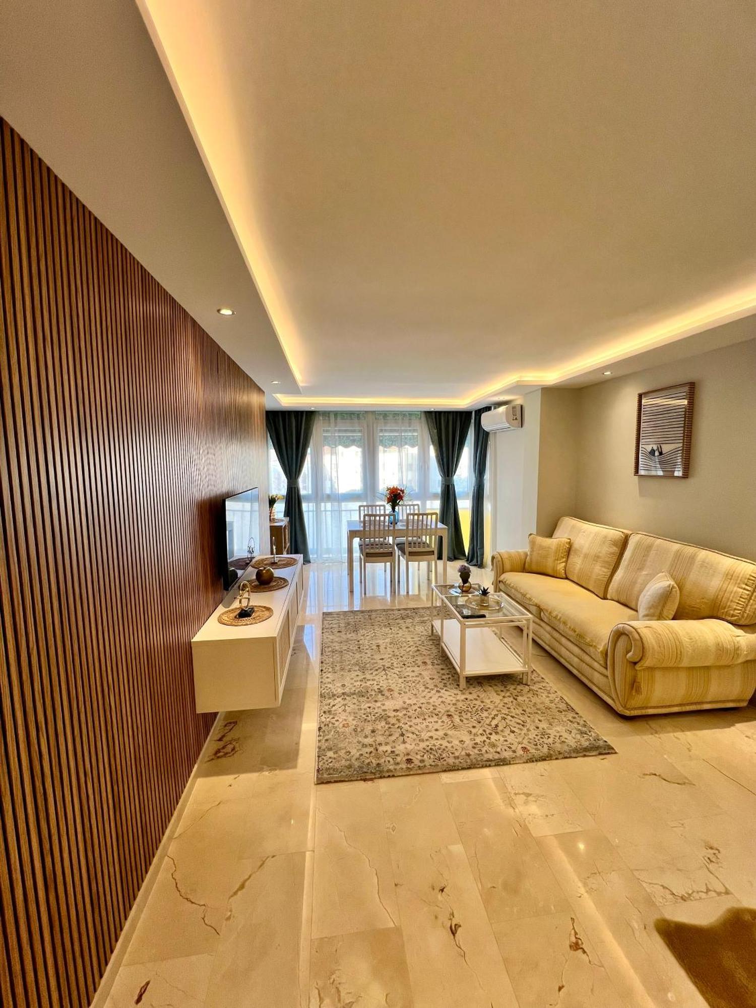Apartamentos Prestige Suites Malaga IV Buitenkant foto