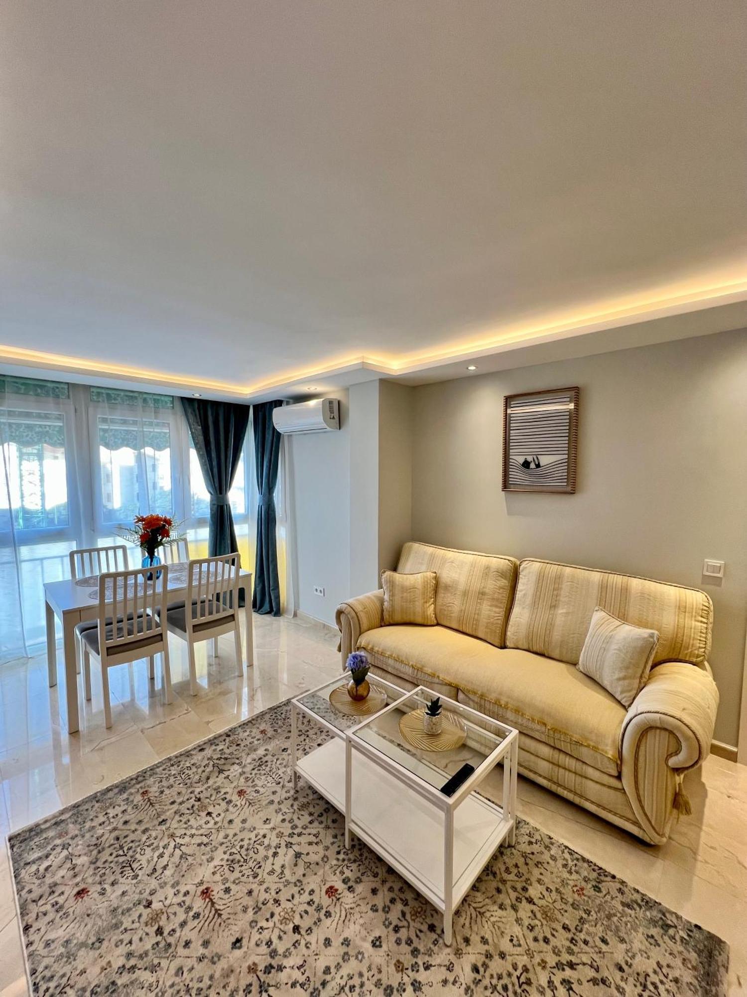 Apartamentos Prestige Suites Malaga IV Buitenkant foto