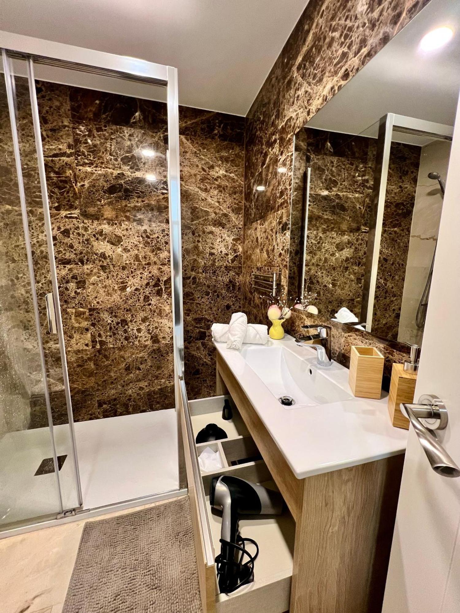 Apartamentos Prestige Suites Malaga IV Buitenkant foto